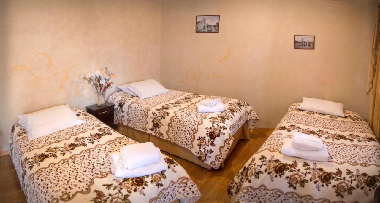 Latacunga Hostel Bagian luar foto