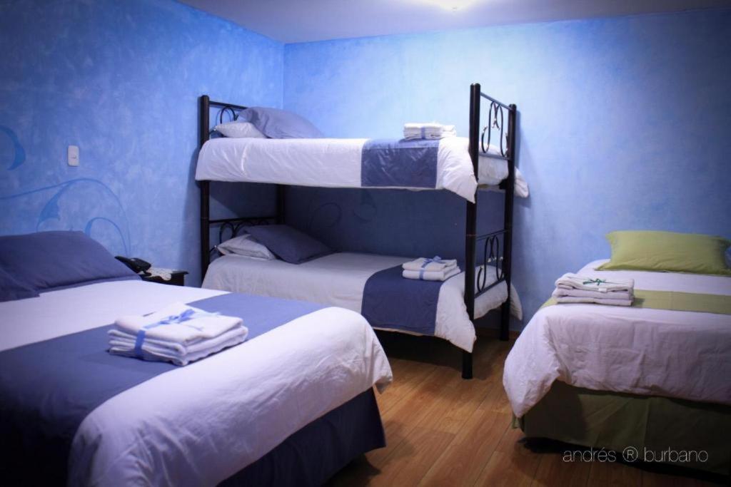 Latacunga Hostel Bagian luar foto