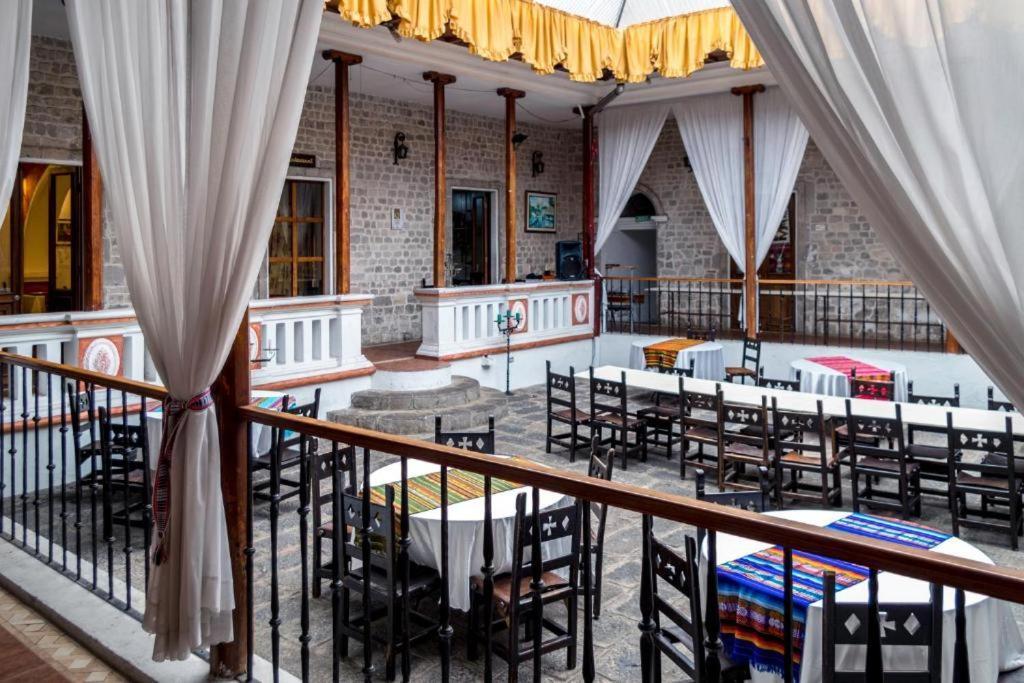 Latacunga Hostel Bagian luar foto