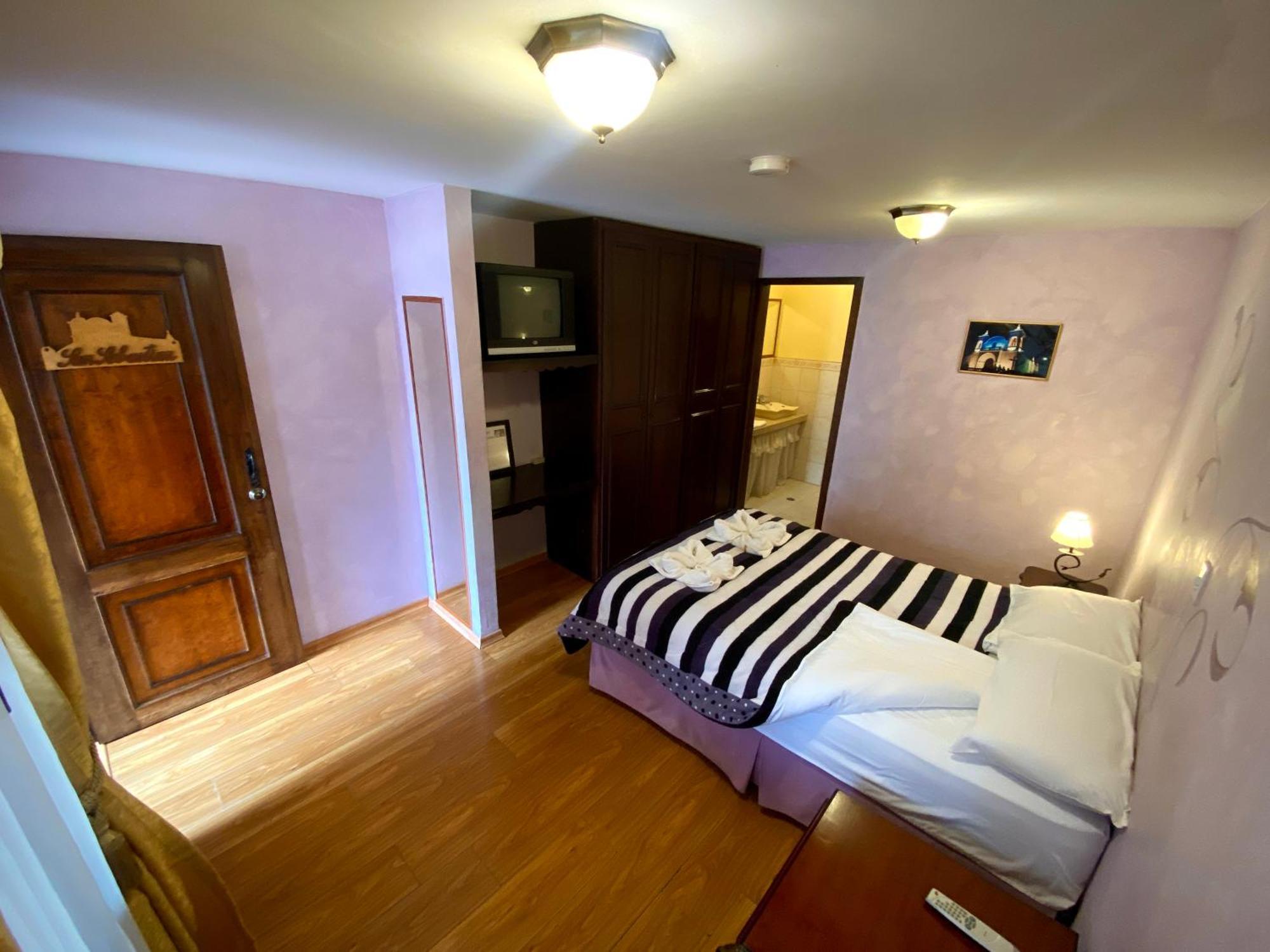 Latacunga Hostel Bagian luar foto