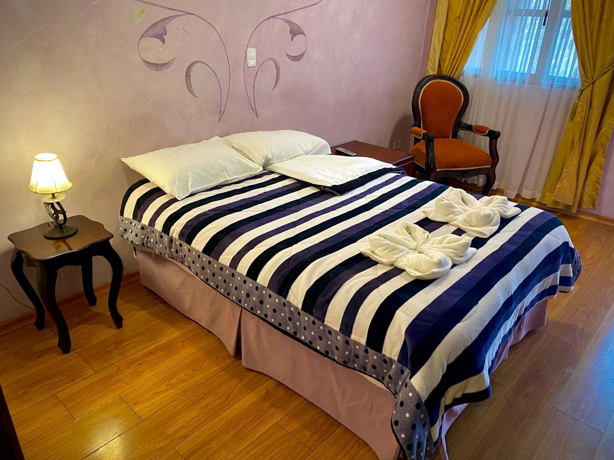 Latacunga Hostel Bagian luar foto