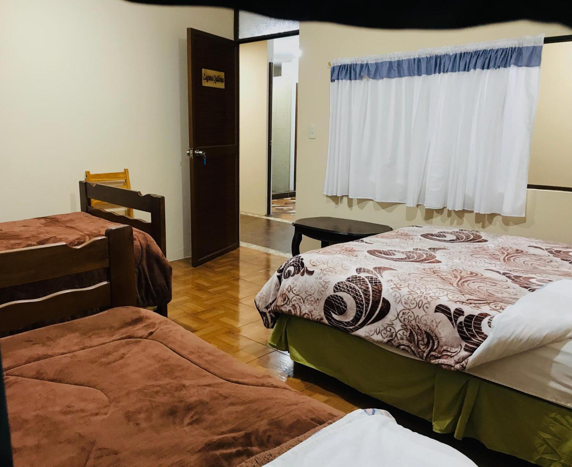 Latacunga Hostel Bagian luar foto