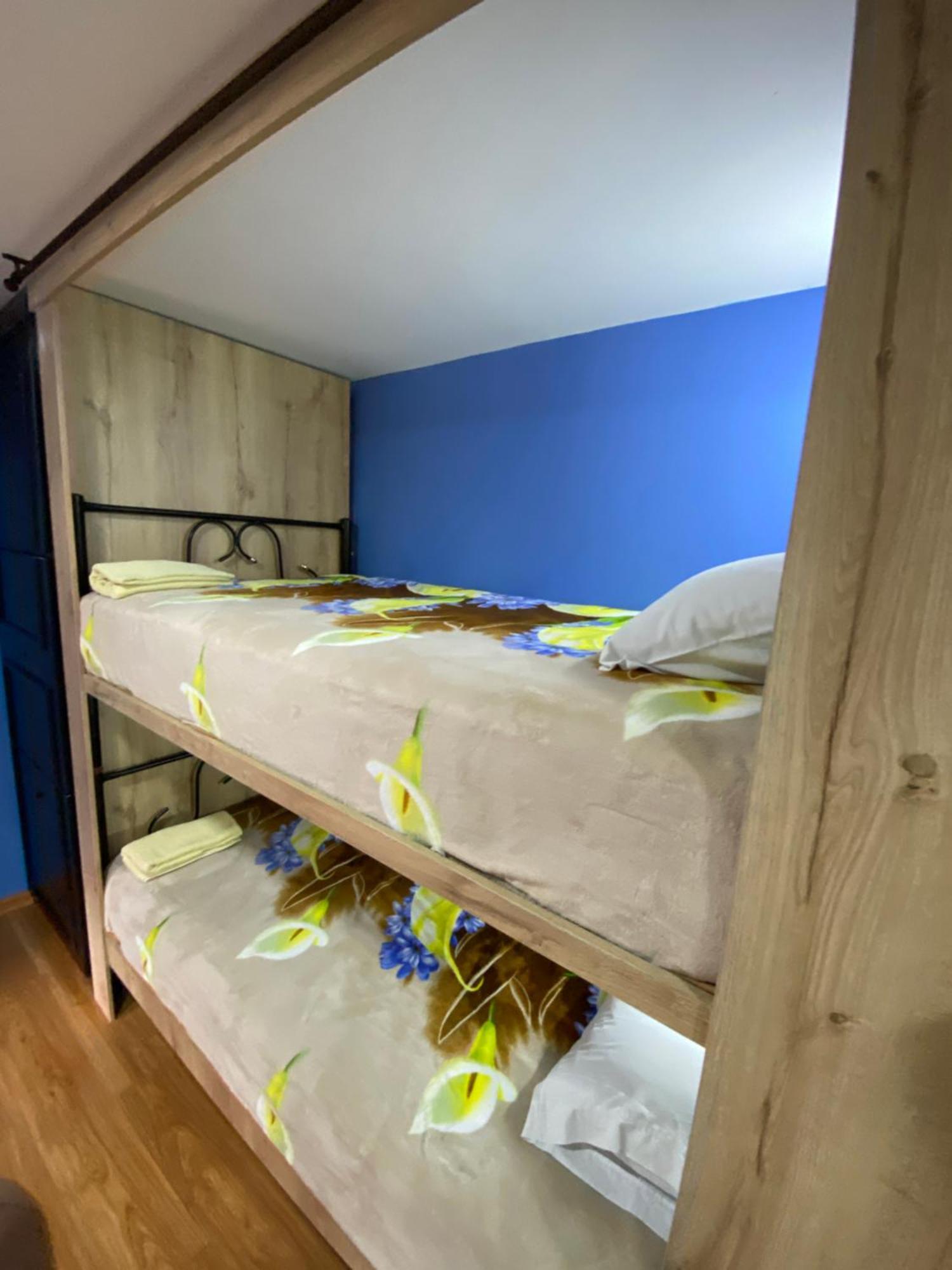 Latacunga Hostel Bagian luar foto