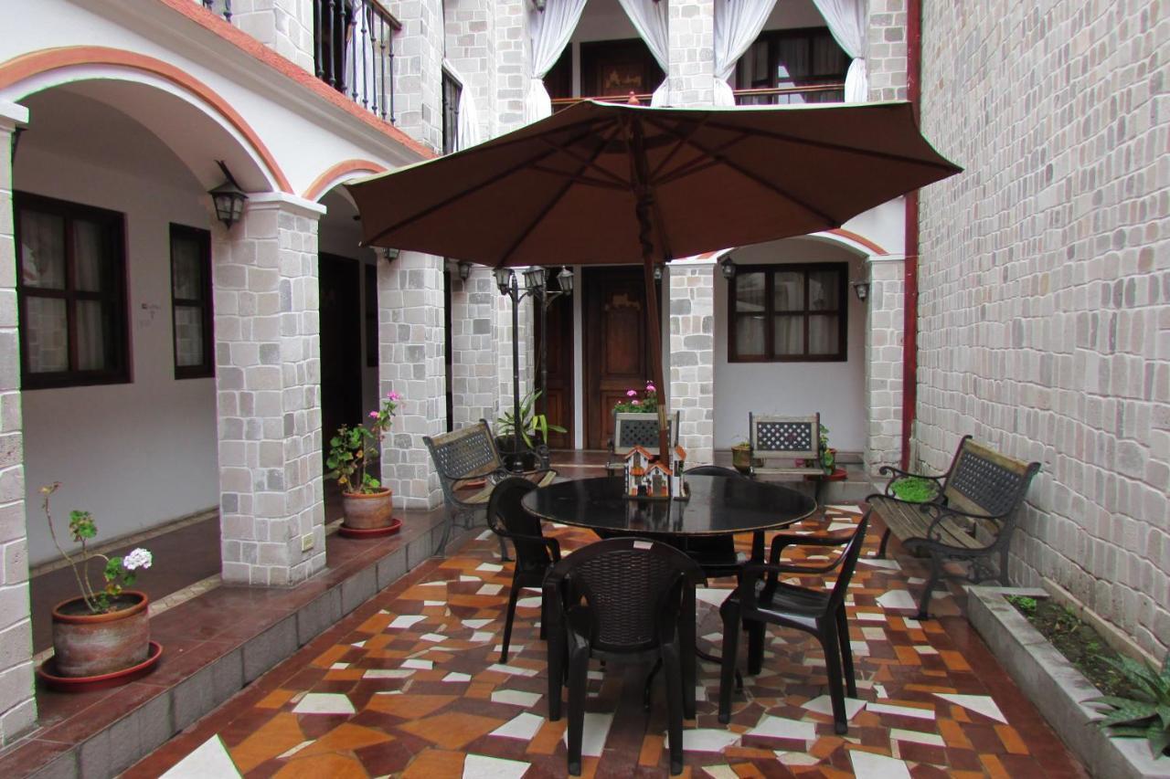 Latacunga Hostel Bagian luar foto