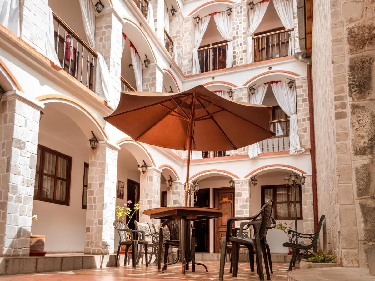 Latacunga Hostel Bagian luar foto